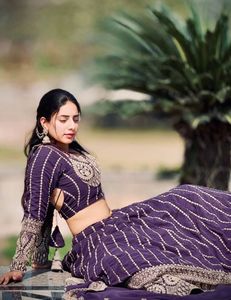 สีม่วง - ชุดเลเฮนกาผ้าจอร์เจตต์เทียมสุดหรู ดีไซน์เนอร์สำหรับงานเทศกาล  งานปักเลื่อมผ้าจอร์เจตต์เทียม พร้อมชุดโชลี - Product Image 2