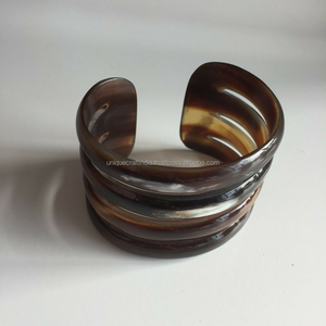 Brazaletes de cuerno en espiral Colección al por mayor Joyería hecha a mano de calidad superior con diseño en espiral único para joyería de moda y regalo - Product Image 2