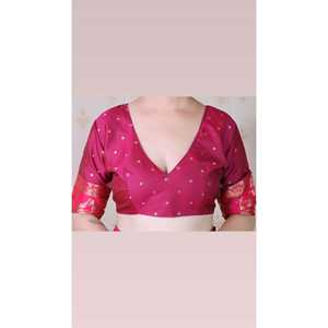 Sari Tradicional de Seda Suave Violeta con Bordado Zari, Arte Warli, Ropa India y Pakistaní - Product Image 1