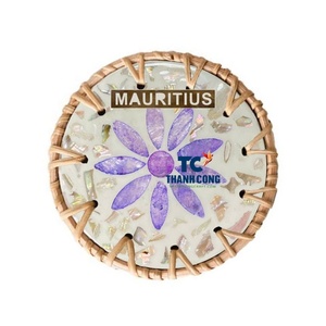 Nuevo diseño de posavasos de ratán natural con detalle de posavasos de nácar-Precio al por mayor Envío rápido de alta calidad - Product Image 1