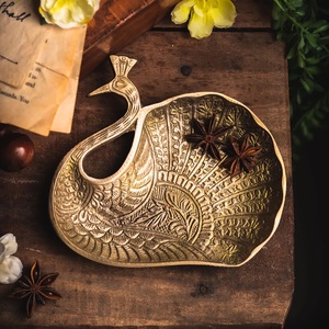 Service de table de luxe en aluminium artisanal Peacock, gravures florales traditionnelles, assiettes, bols, plateaux de qualité supérieure, exportation - Product Image 2