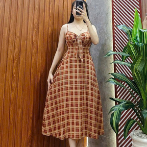 เดรสยาวผ้าไหมสำหรับผู้หญิง ดีไซน์เรียบหรู สง่างาม เหมาะสำหรับทั้งงานลำลองและงานทางการ ให้ความรู้สึกทั้งความสง่างามและความสบาย - Product Image 6