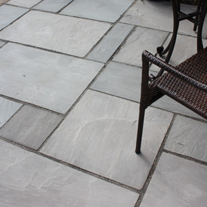 Dalles de pavé en grès gris Kandla GROCON, taillées sur mesure, finition chisellée moderne, pour cuisine extérieure et usage extérieur, carreaux de pierre pour patio - Product Image 2