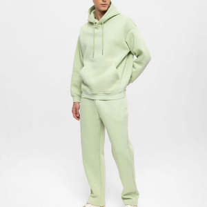 Ensemble de jogging pour homme tendance, sweat à capuche doux et pantalon assorti - Product Image 4