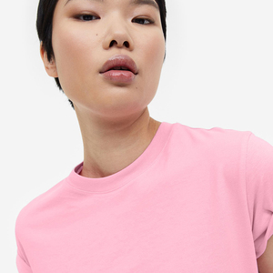 Haut uni sexy sans bretelles à manches chauve-souris longues, modèle The Wangs, best-seller de créateur pour un look décontracté - Product Image 5