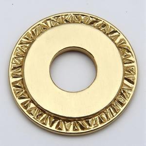 Placa Decorativa con Acabado Antiguo Diseñada para Herrajes de Puertas Clásicas y Proyectos de Diseño Interior Tradicional - Product Image 2