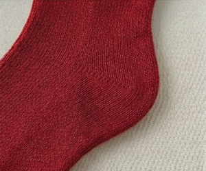 Chaussettes ras du cou pour femmes, couleur unie rouge, tricotées, respirantes, pour usage quotidien, longueur standard, automne - Product Image 4