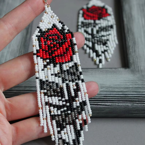 ต่างหูแก้วทรงทันสมัยประดับด้วยดีไซน์สีเทอร์ควอยซ์และพู่ห้อยระย้า ของขวัญเครื่องประดับสุดพิเศษจาก MS Handicraft ในอินเดีย - Product Image 1