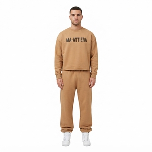 Conjunto Deportivo para Hombre, Sudadera y Pantalones Jogger Color Camel, Cuello Redondo, Dos Piezas, Ropa Casual de Calle y para Estar en Casa - Product Image 1