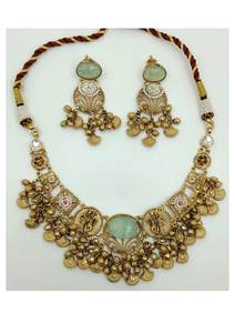 Conjunto de collar choker tradicional chapado en plata con cuentas centrales de piedra verde y pendientes a juego - Product Image 2