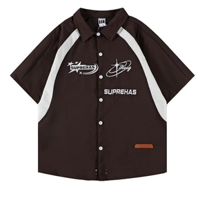 Camisa de Manga Corta Extra Grande para Hombre, Negra con Ribete en Contraste Blanco, Estilo Urbano, Logotipo Impreso en la Parte Delantera, Alta Calidad, Hecha a Medida - Product Image 2