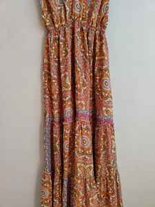 ชุดเดรสยาวผ้าไหมแท้ 100% สำหรับผู้หญิง งานแฮนด์เมด ดีไซน์หรูหรา สไตล์โบฮีเมียน ผลิตจากผ้าธรรมชาติที่ยั่งยืน เหมาะสำหรับใส่ในฤดูร้อน งานแต่งงาน หรือโอกาสพิเศษ - Product Image 3