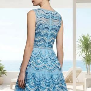 Robe de soirée de luxe dorée à sequins avec garniture en plumes, robe de cocktail perlée effet soleil, vente en gros, tenue de soirée élégante pour femme, OEM ODM - Product Image 2