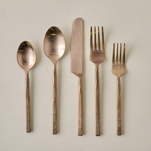 Magnifique ensemble de couverts en métal poli pour offrir en cadeau lors de mariages, anniversaires, ou fêtes de déménagement. - Product Image 3