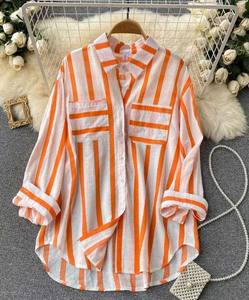 Chemisier décontracté uni pour femme, manches longues, col rabattu, broderie vintage, logo frontal, collection printemps-été-automne, vente en gros - Product Image 3