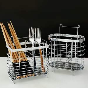 Elegante soporte para cubiertos de hierro, perfecto para organizar con orden y estilo cuchillos, tenedores, cucharas y otros utensilios de cocina. - Product Image 1
