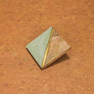 Juego de Posavasos de Resina con Diseño de Madera Natural, Cuadrados Modernos de 350 mm de Diámetro, Hechos a Mano para Protección y Decoración de Mesas - Product Image 1
