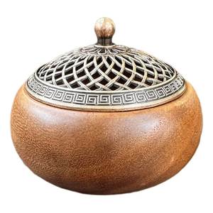 Brûleur d'encens en bois de luxe avec de magnifiques détails sculptés pour la décoration intérieure et les pratiques spirituelles - Product Image 5