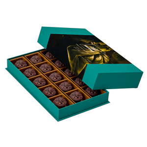 Boîte cadeau de luxe écologique faite à la main, personnalisée, avec base en papier et plateau en plastique transparent pour chocolats - Product Image 4