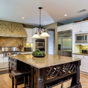 Dalles de granit jaune cristal – Pierre naturelle durable pour cuisines et espaces commerciaux - Product Image 1