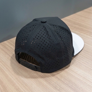Gorra de Golf Personalizada de 5 Paneles, Estructurada, con Visera Precurvada, Corte Láser, Perforada, Tejida, Bordada, OEM, ODM, MOQ Bajo - Product Image 5