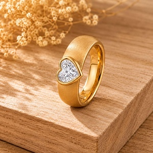 Bague en or massif 14 carats (jaune, blanc, rose) avec diamant de laboratoire taille cœur 1 carat, sertie clos, style signet, minimaliste, moderne, pour fiançailles ou promesse - Product Image 4