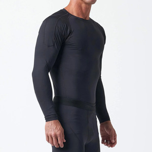 T-shirt de compression athlétique pour homme à séchage rapide avec logo personnalisé, haut de performance anti-humidité pour la gym, l'entraînement et les sports de plein air - Product Image 2