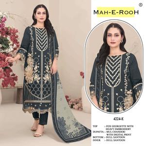 Diseño único que presenta un traje pakistaní de Fox Georgette con bordados elaborados y trabajo Khatli. Compre directamente del proveedor. - Product Image 3