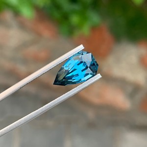 Topaze bleue de Londres taille poire 4 carats, pierre précieuse naturelle non montée 13x8x6mm, pierre facettée de qualité supérieure pour la fabrication de bijoux - Product Image 4