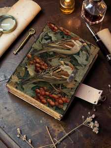 Diario de Cuero con Espiral y Tapa Dura, Estilo Vintage con Diseño Floral, Hecho a Mano, Marca Grimoire Bird - Product Image 1