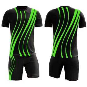Ensembles d'uniformes de football imprimés par transfert thermique en gros, 100 % polyester, col ras du cou, grandes tailles, respirants, séchage rapide, taille élastique - Product Image 2