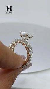 Anillo de Diamantes Cultivados en Laboratorio con Corte Cojín Alargado Personalizado, Oro Blanco de 14K, Halo Oculto, Solitario, Banda de Eternidad, Apilable para Novia - Product Image 3