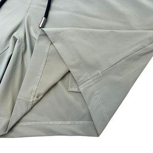 Short en nylon pour hommes Short de plage de bain personnalisé évacuant l'humidité Short de fitness de qualité supérieure décontracté solide en nylon à séchage rapide taille moyenne - Product Image 3