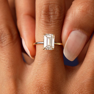 Bague de fiançailles en or jaune de luxe pour femme, diamant taille émeraude 2 carats, style classique, pierre naturelle - Product Image 5