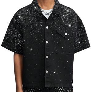 Camisa Casual de Mezclilla para Hombre, Diseño Personalizado al por Mayor con Logotipo y Decoración de Pedrería, Cierre de Botón Sencillo y Corte Holgado - Product Image 3