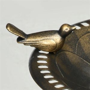 Mangiatoia per Uccelli da Giardino in Bronzo con Base a Vaso di Fiori - Product Image 6
