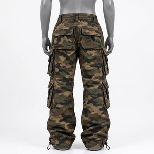 Pantalones Cargo de Camuflaje para Hombre con Diseño de Bolsillos, Correas con Hebilla Negra, Corte Holgado, Estilo Urbano, Personalizados OEM - Product Image 4