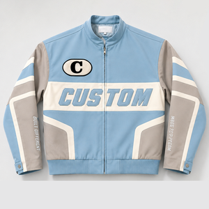 เสื้อแจ็คเก็ตผู้ชายแบบสั่งทำพิเศษ สีบล็อก น้ำเงินอ่อน เทา ครีม คอปกมอเตอร์ไซค์ พิมพ์ลายตัวอักษรแบบวาร์ซิตี้ เสื้อโค้ทมอเตอร์ครอส ขายส่ง - Product Image 1
