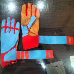 Gants de frappe unisexes bicolores personnalisés, prix de gros, durables, résistants à l'usure, pour un meilleur contrôle de la balle lors du frappeur. - Product Image 1