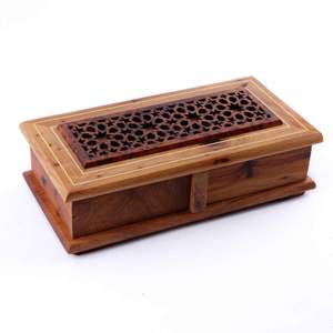 Boîte cadeau en bois et acrylique de qualité supérieure pour fruits secs, solution de rangement décorative pour Diwali en Inde - Product Image 1