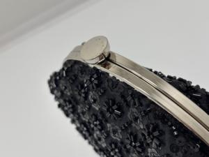 Pochette de soirée haut de gamme avec cadre métallique et perles brodées à la main, travail de perlage complexe, design élégant, détails artisanaux, fermeture à rabat pour fêtes et mariages - Product Image 2