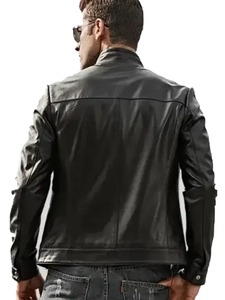 Chaqueta de Cuero Negra para Motociclista - Product Image 2