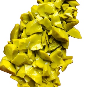 Puces de verre concassées jaunes de couleur opaque pour sol en terrazzo de qualité supérieure terrazzo sing fabricant de table en terrazzo utilisé - Product Image 1