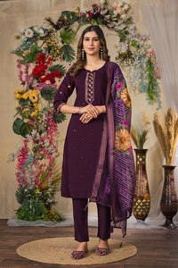 Conjunto de Kurti y Pantalón de Seda Romana de Viscosa al por Mayor con Bordado Multihilo, Ropa Étnica India Premium para Exportación - Product Image 6