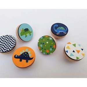 Elegantes tiradores de resina y madera con diseños variados para decoración del hogar y objetos decorativos. - Product Image 5