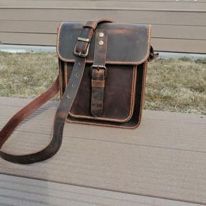 Sacoche Aurelius Signature en cuir pleine fleur - Product Image 2