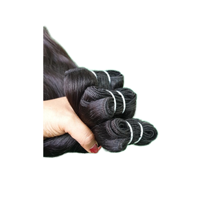 100% cheveux bouclés indiens humains, vendeur en gros non transformé faisceaux de cheveux alignés sur les cuticules brutes qualité 12a fournisseur de cheveux indiens - Product Image 1