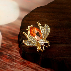 Broche Abeille Faite à la Main en Laiton Plaqué Or avec Gemme Orange et Ailes en Cristal, pour Amateurs de Nature, Déclaration Animale, pour Revers, Fête, Mariage, Fiançailles - Product Image 6