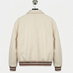 เสื้อแจ็คเก็ตเบสบอลแบบ Varsity สำหรับผู้ชาย ผ้าฝ้ายเคลือบ 100% ปักอักษรแบบ Letterman พร้อมป้าย Chenille ปักลายปักแบบกำหนดเอง พิมพ์ลายตามสั่ง - Product Image 5