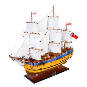 Modèle de bateau HMS Endeavour en bois artisanal OMH, peint, style nautique, objets de collection, décorations, cadeaux, Vietnam, 93x30.5x87 cm - Product Image 2